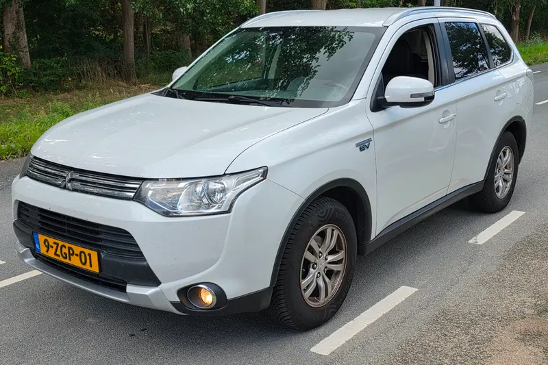 Mitsubishi Outlander (2014)