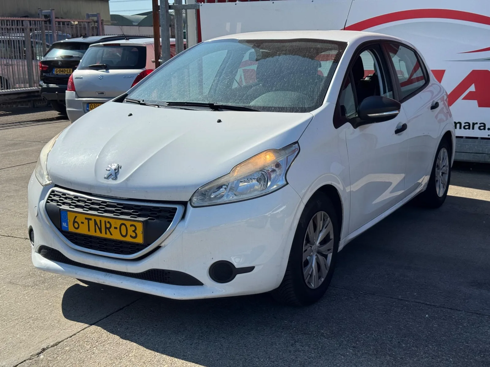 Peugeot 208 (2014) — foto 1
