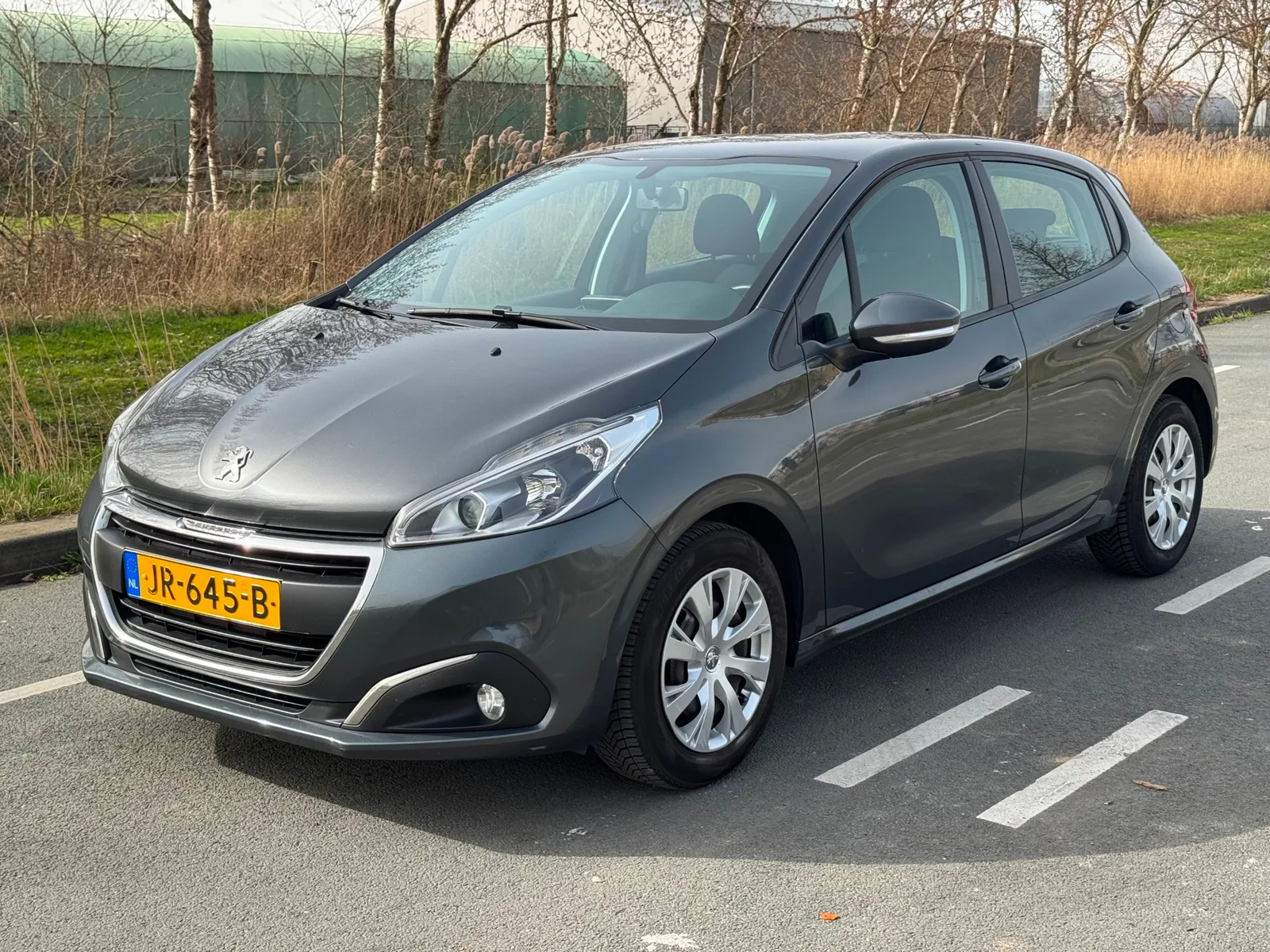 Peugeot 208 (2016) — foto 1