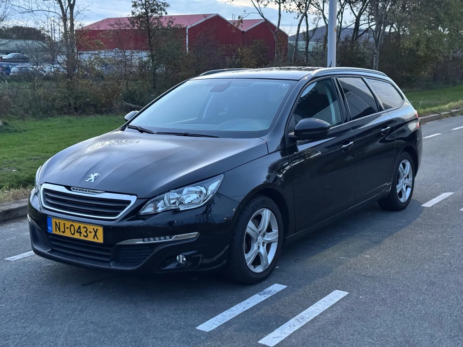 Peugeot 308 (2017) — foto 1