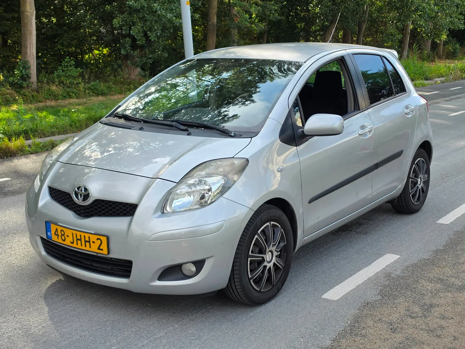 Toyota Yaris (2009) — foto 1