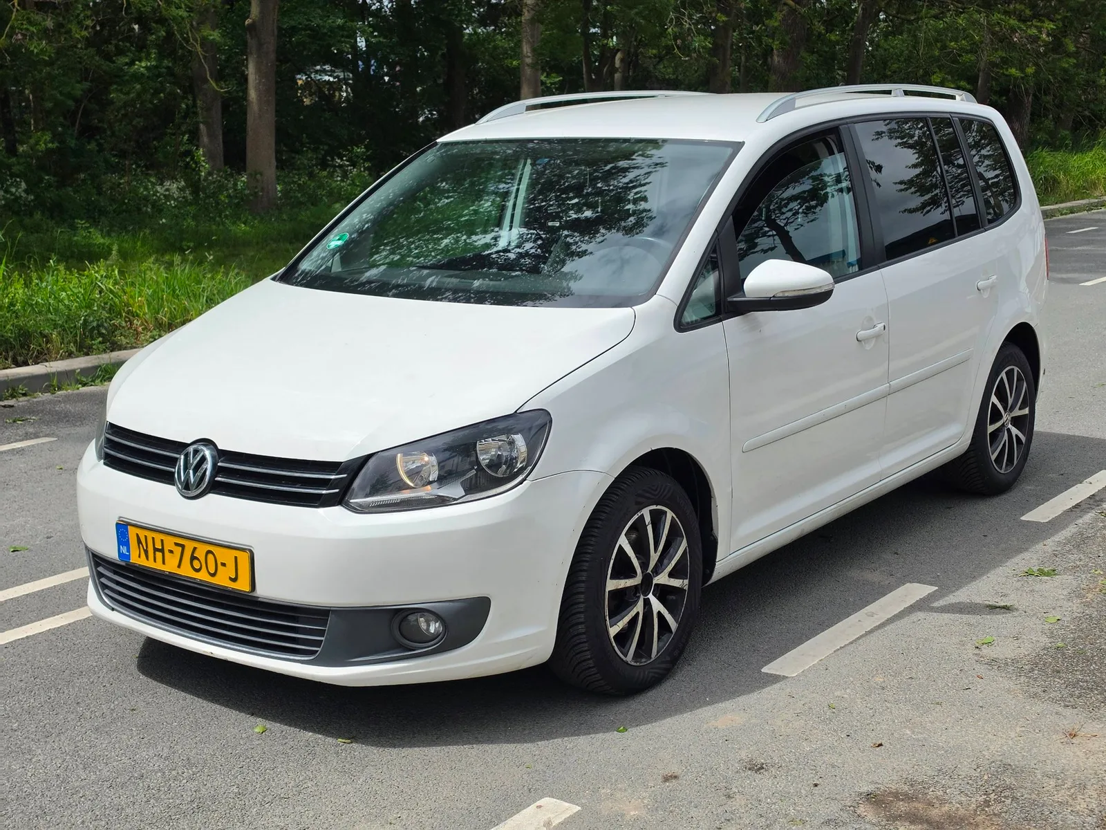 Volkswagen Touran (2012) — foto 1