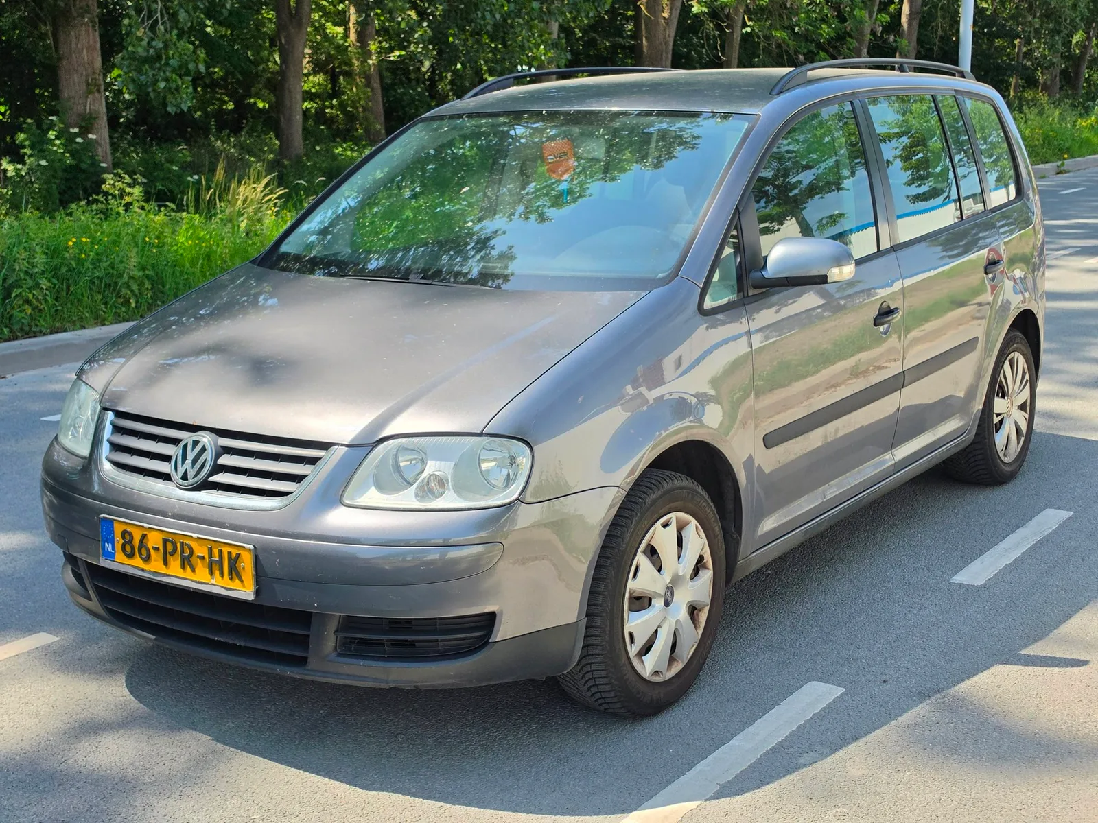 Volkswagen Touran (2004) — foto 1
