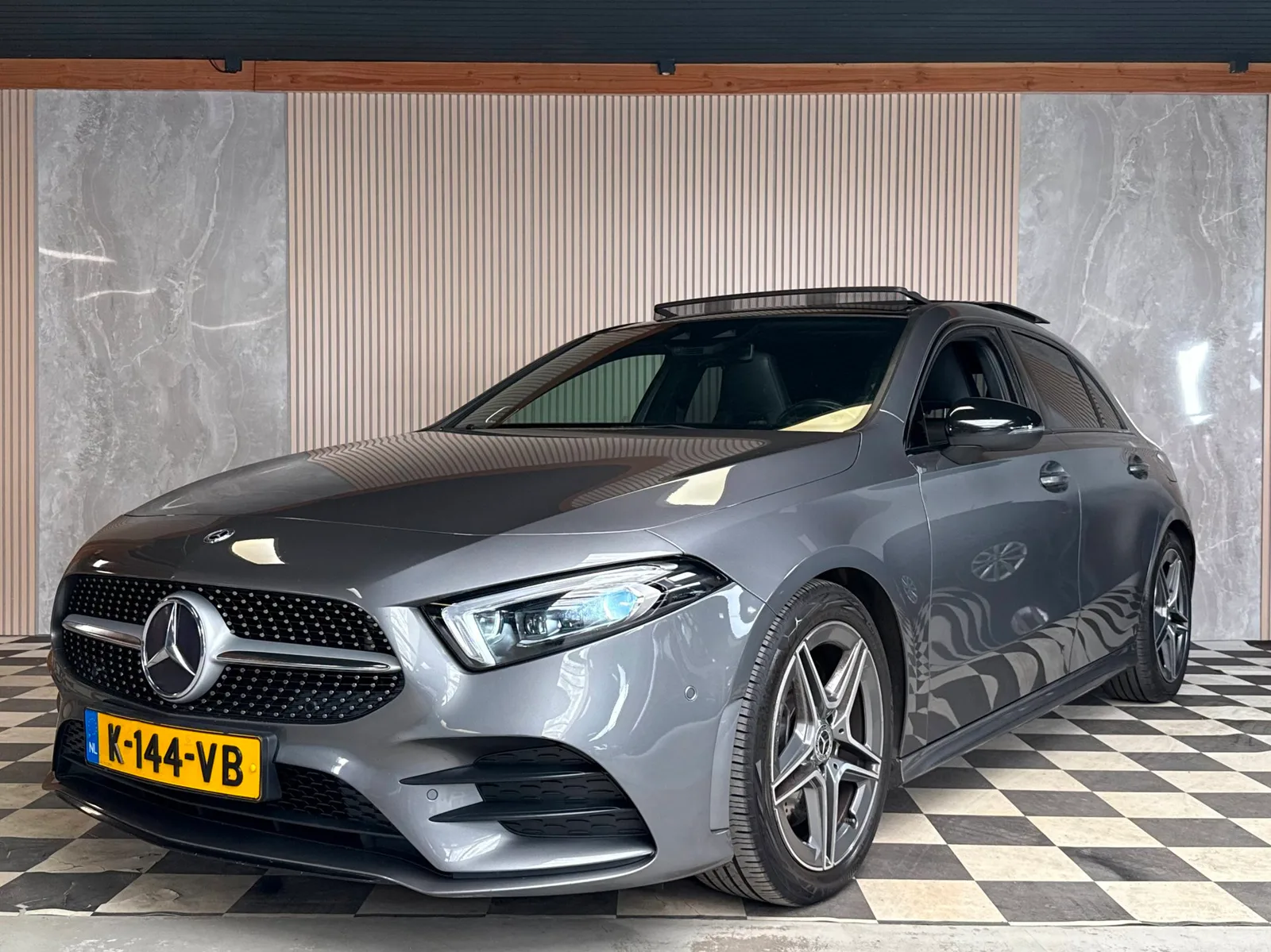 Mercedes-Benz A-Klasse (2019) — foto 1