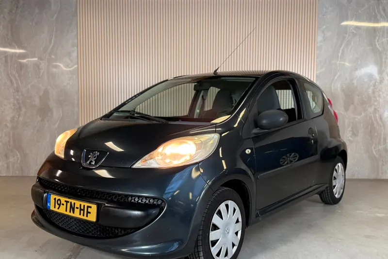 Peugeot 107 (2006)