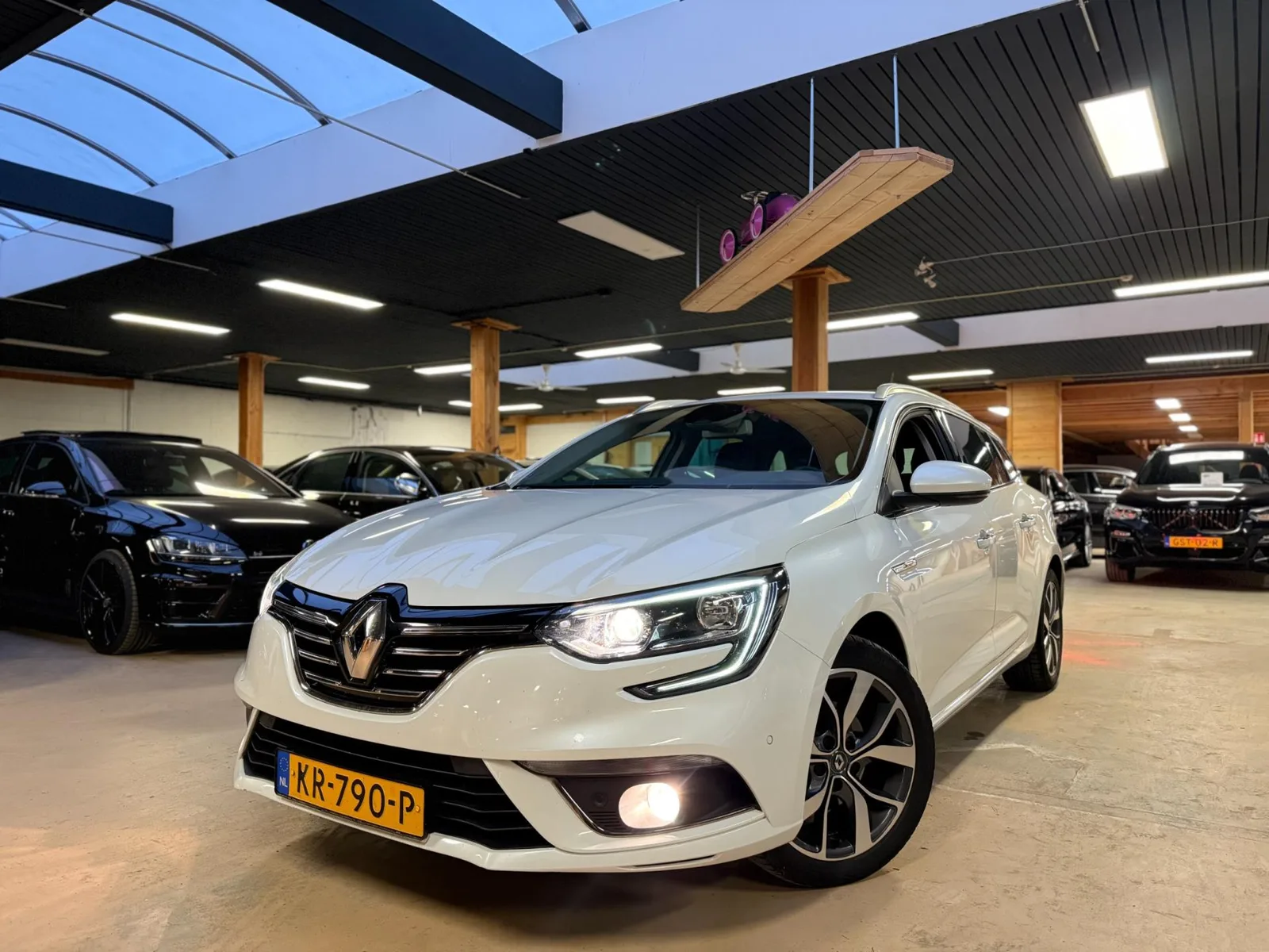 Renault Mégane (2016) — foto 1