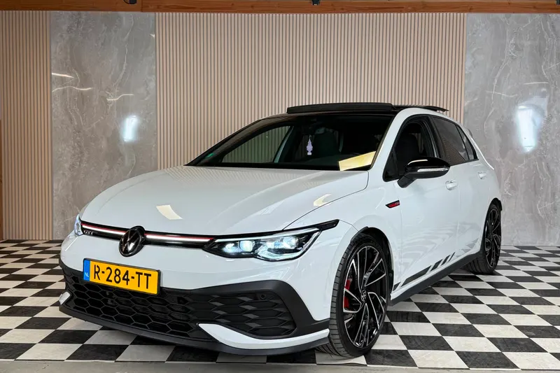 Volkswagen Golf (2022)