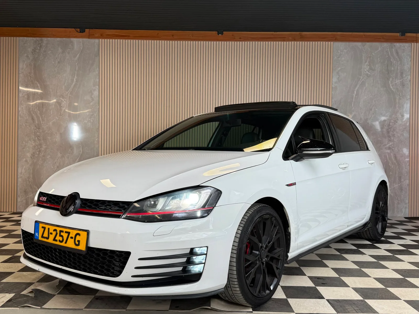 Volkswagen Golf (2015) — foto 1