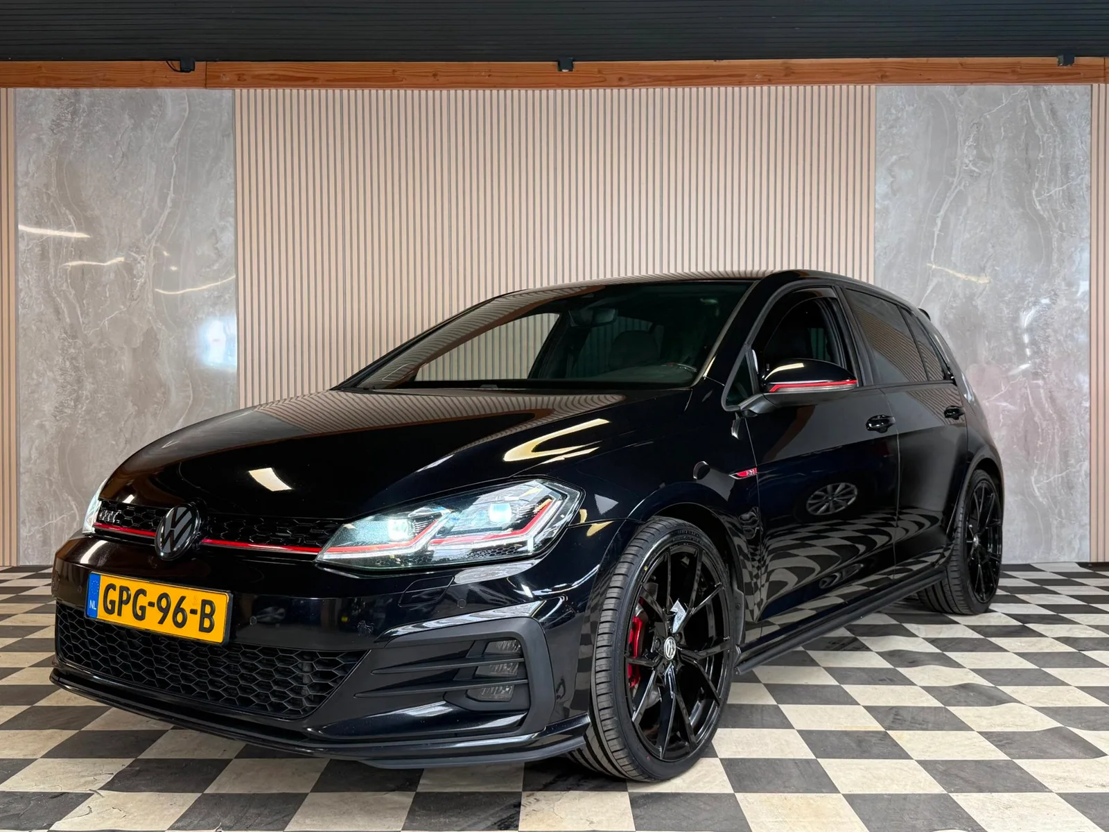 Volkswagen Golf (2017) — foto 1