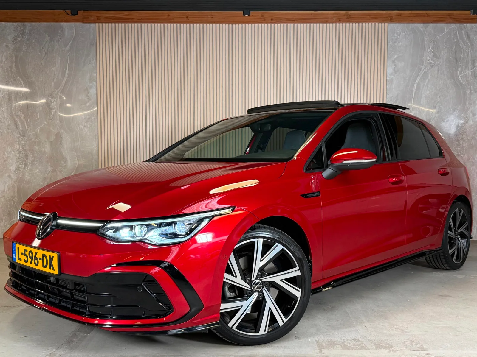 Volkswagen Golf (2021) — foto 1
