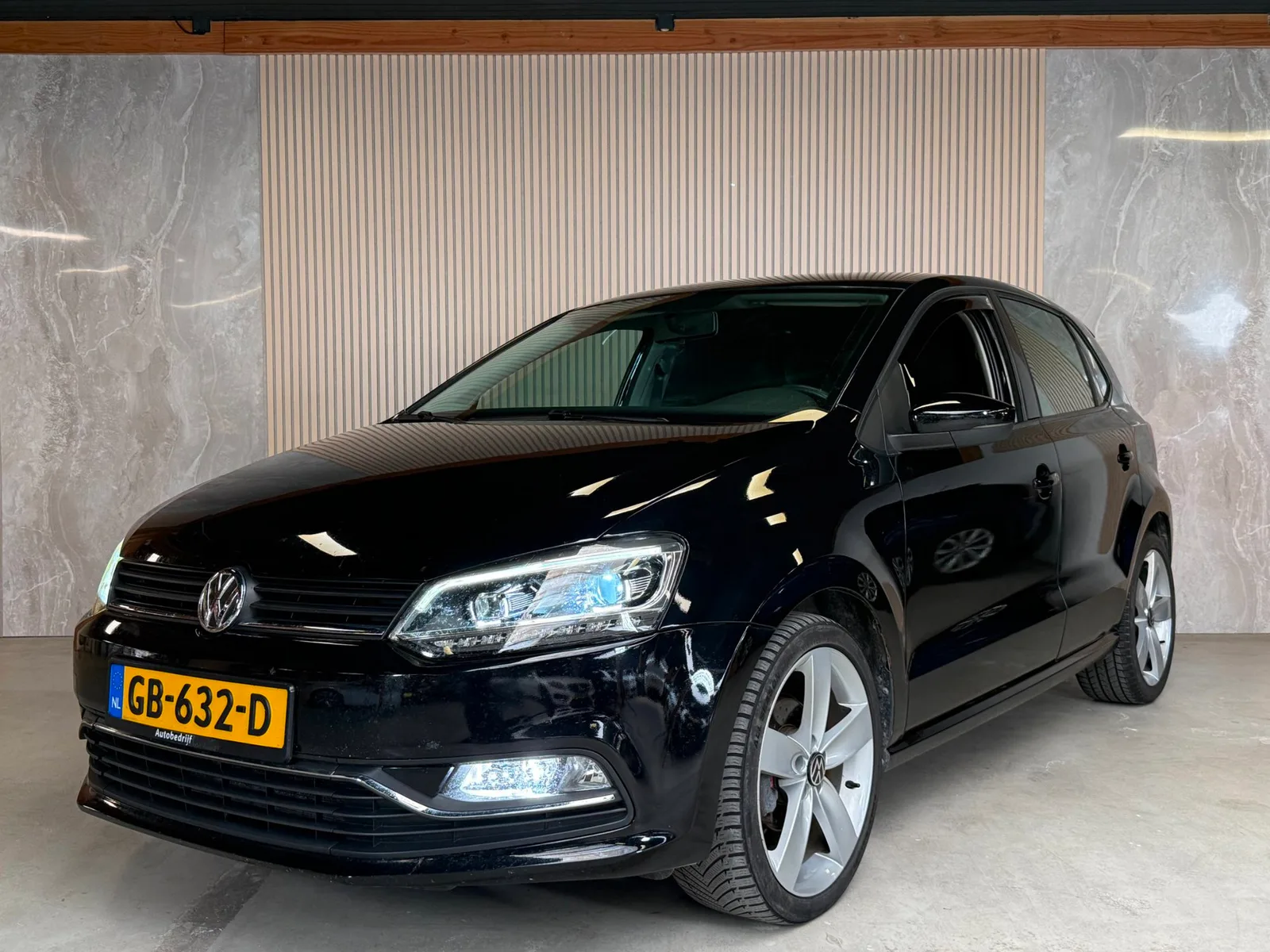 Volkswagen Polo (2015) — foto 1