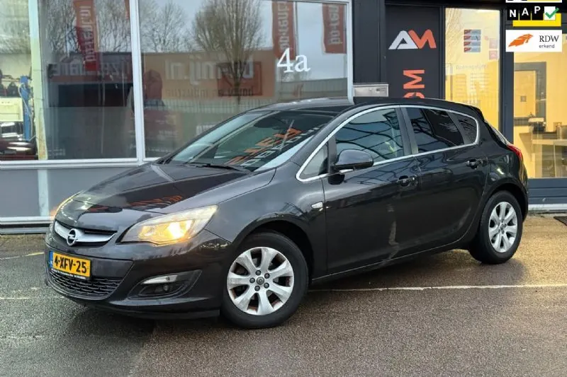 Opel Astra (2014)