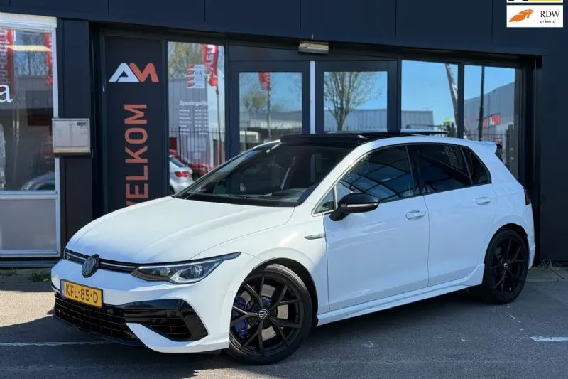 Volkswagen Golf (2024)