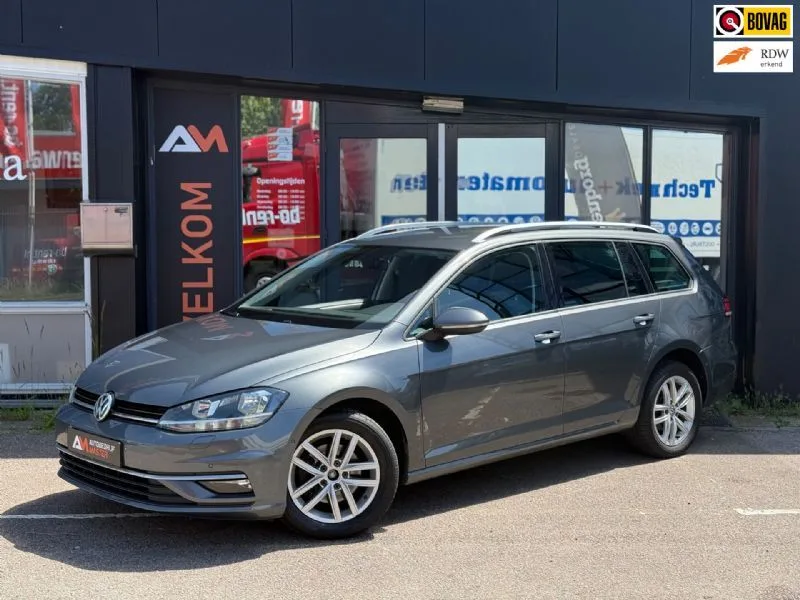 Volkswagen Golf (2019) — foto 1