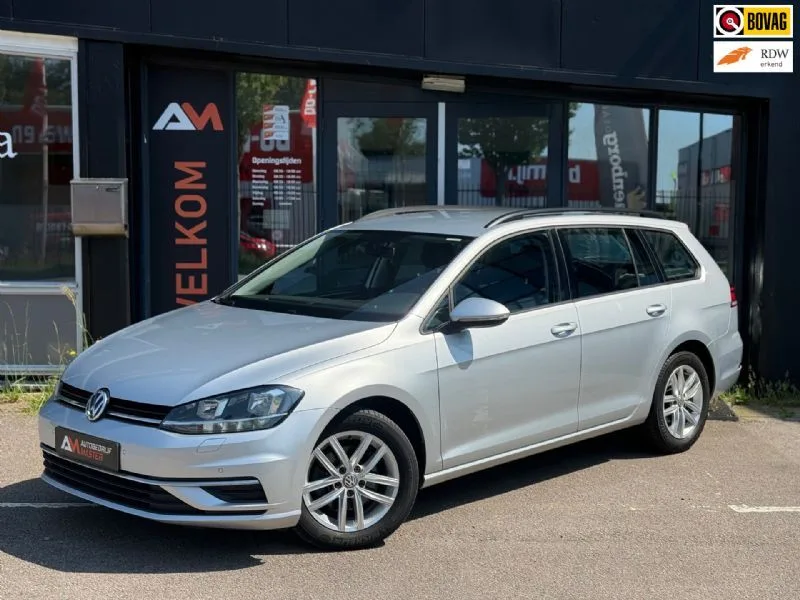 Volkswagen Golf (2019) — foto 1
