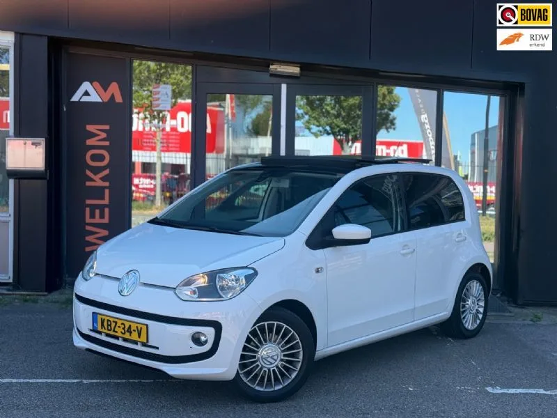 Volkswagen Up! (2015) — foto 1