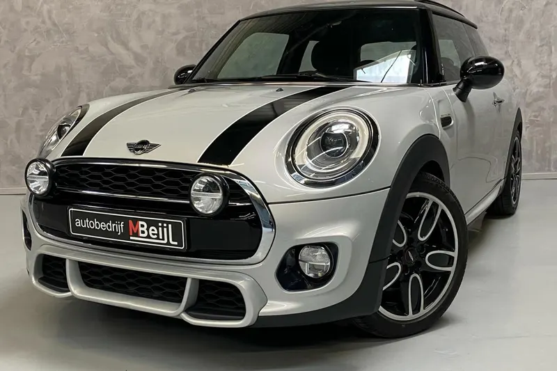 MINI Cooper (2015)