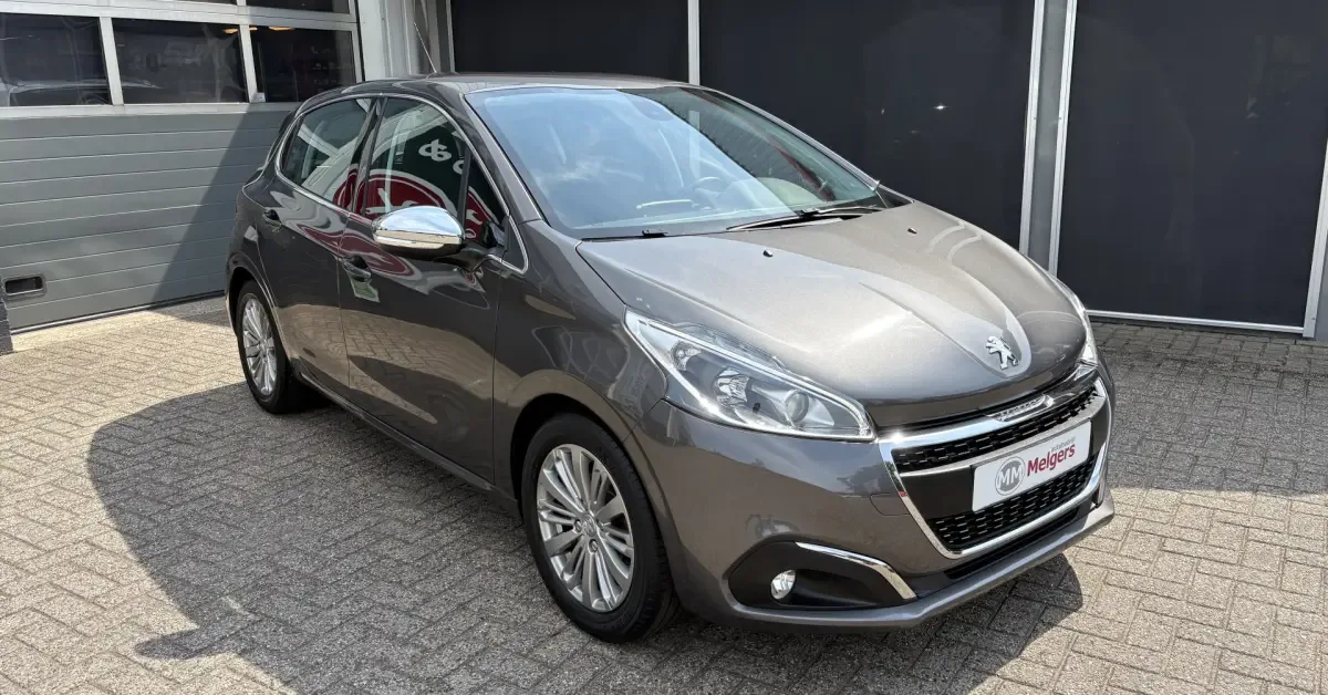 Peugeot 208 (2019) — foto 1