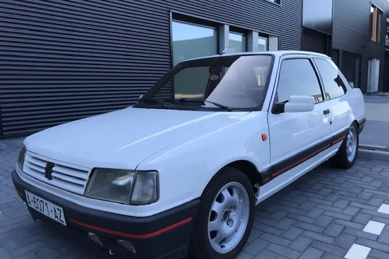 Peugeot 309 (1988)