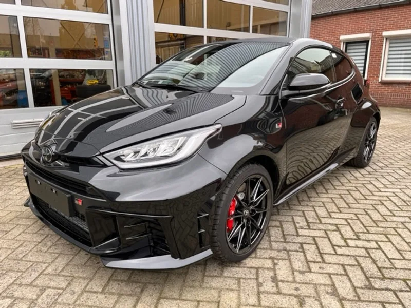 Toyota Yaris (2024) — foto 1