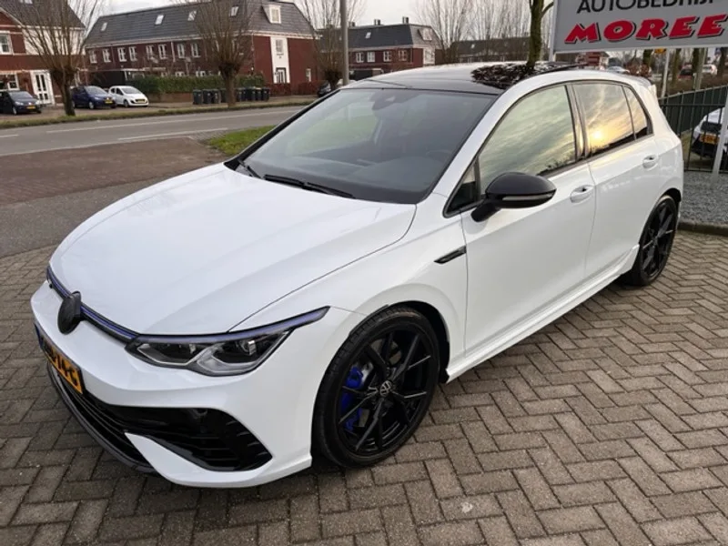 Volkswagen Golf (2021) — foto 1