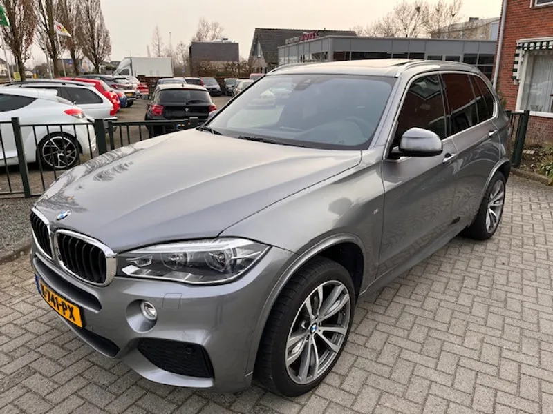 BMW X5 (2017) — foto 1