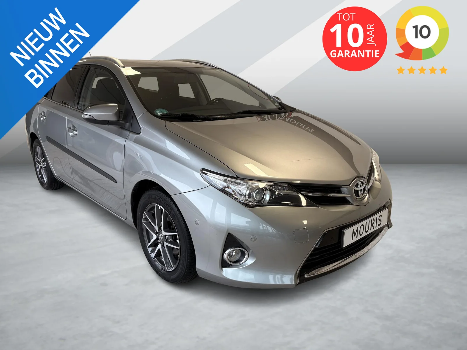 Toyota Auris (2015) — foto 1