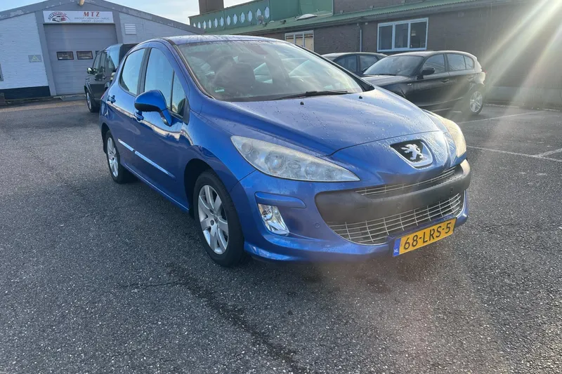 Peugeot 308 (2010)