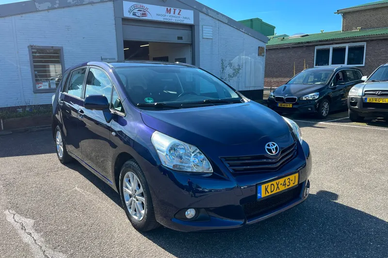 Toyota Verso (2011)