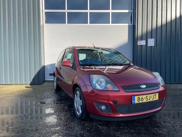 Ford Fiesta (2006) — foto 1