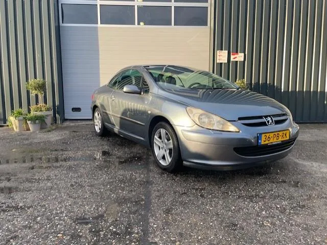 Peugeot 307 CC (2004) — foto 1