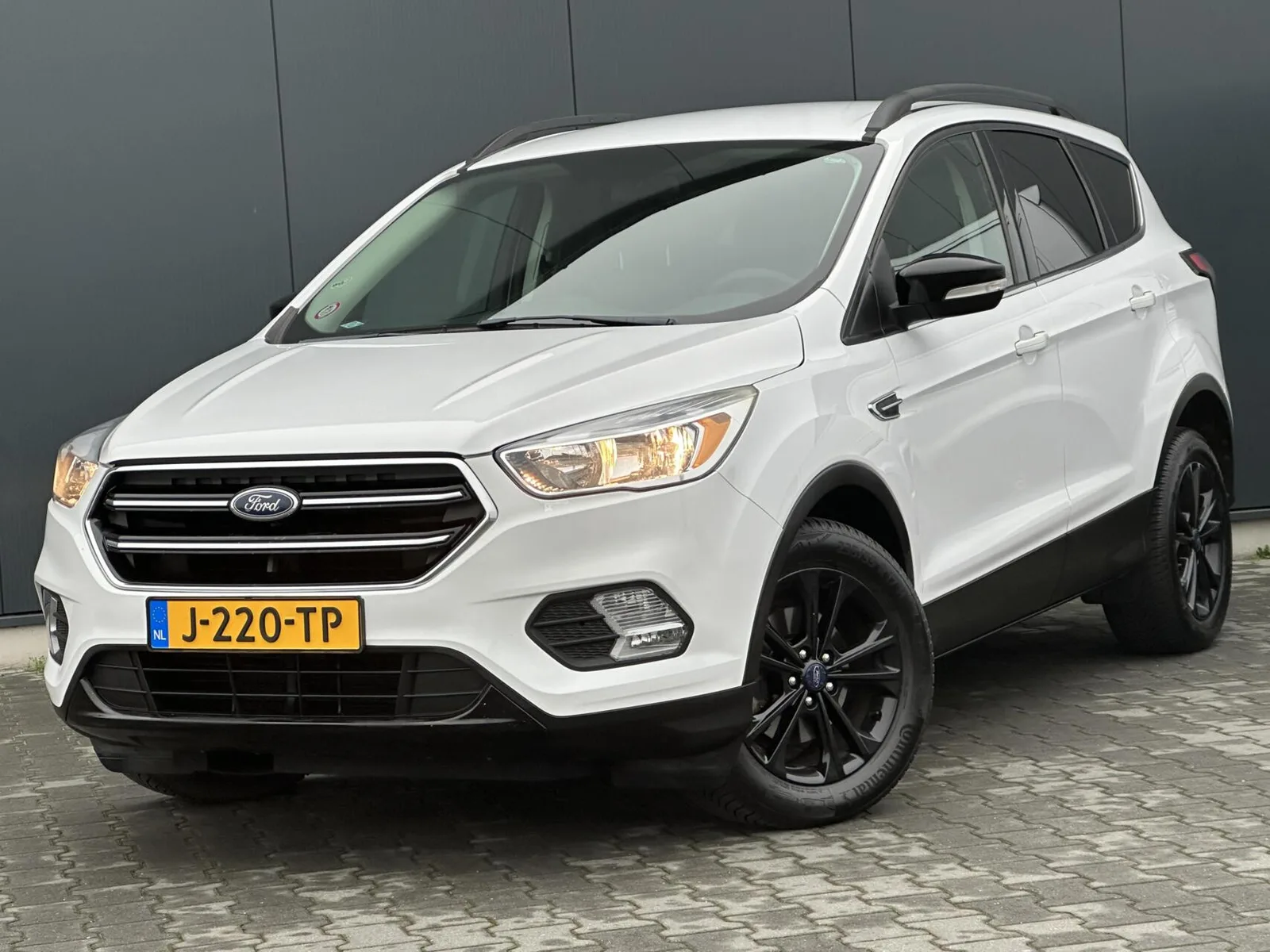 Ford Kuga (2018) — foto 1