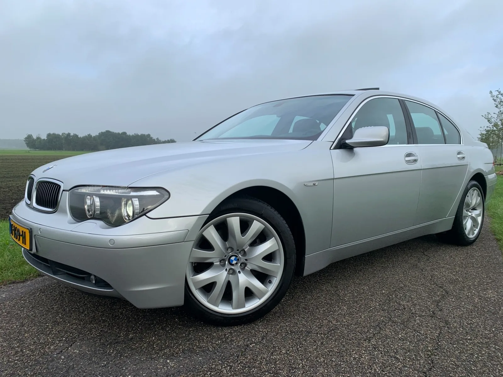 BMW 7-Serie (2002) — foto 1