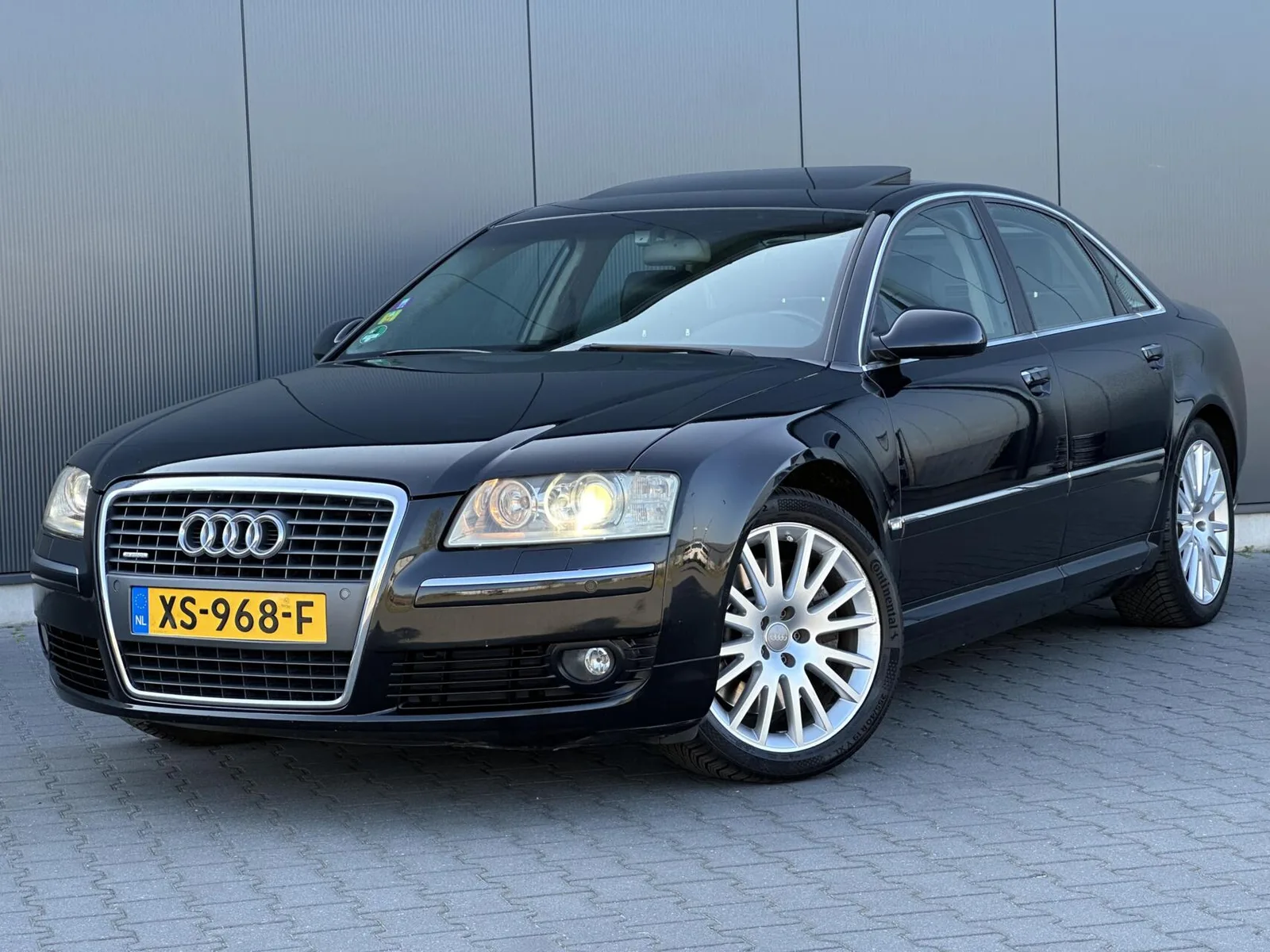 Audi A8 (2005) — foto 1