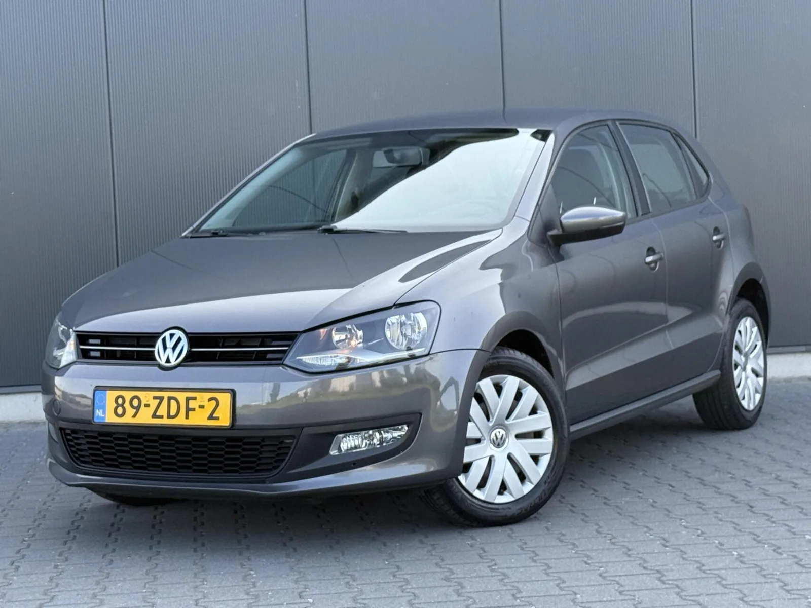 Volkswagen Polo (2013) — foto 1