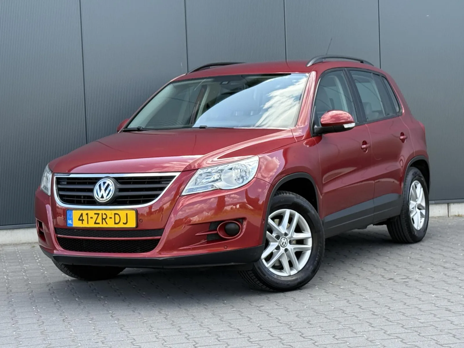 Volkswagen Tiguan (2008) — foto 1