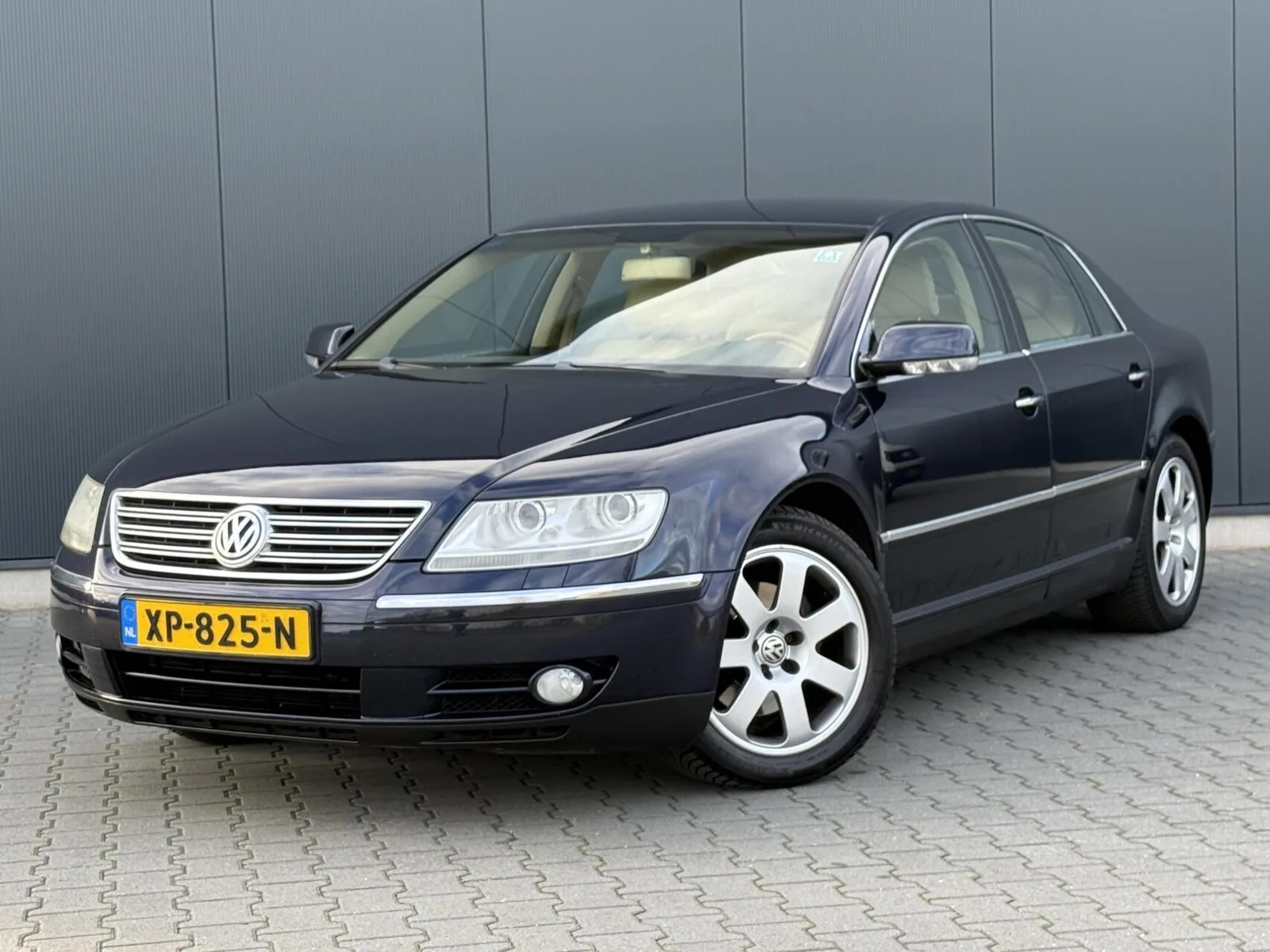 Volkswagen Phaeton (2003) — foto 1