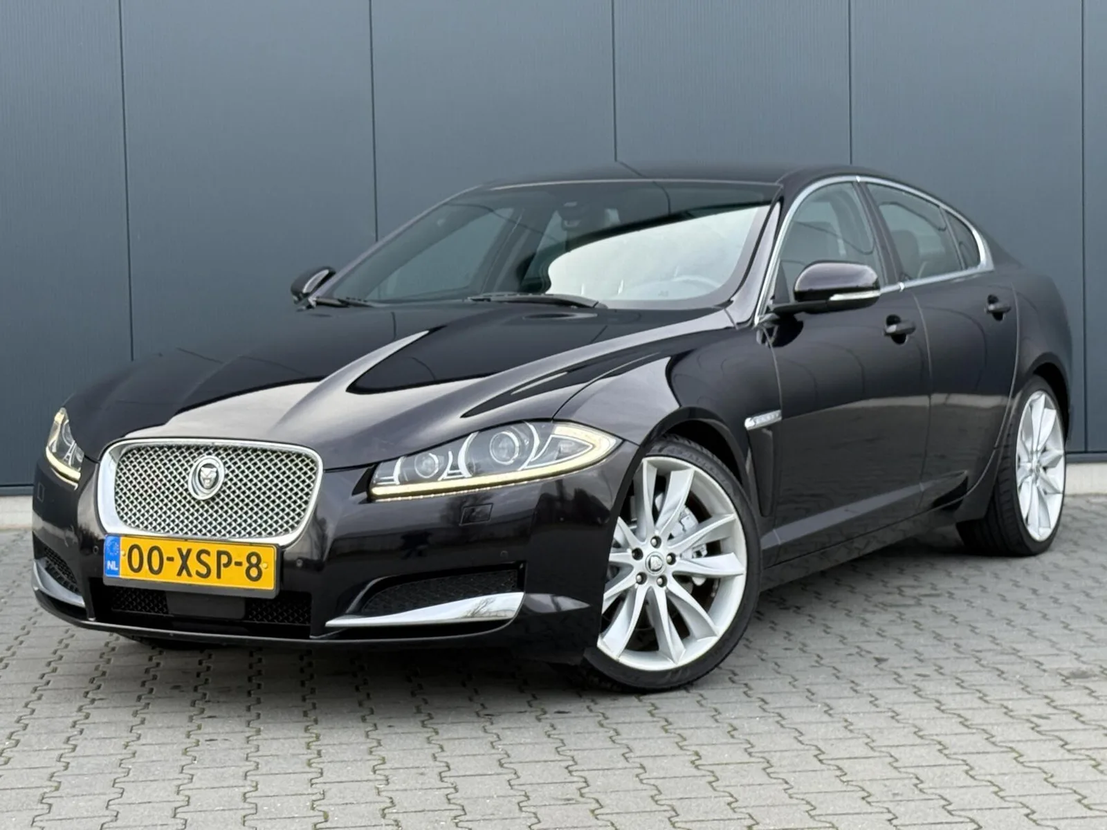 Jaguar XF (2011) — foto 1