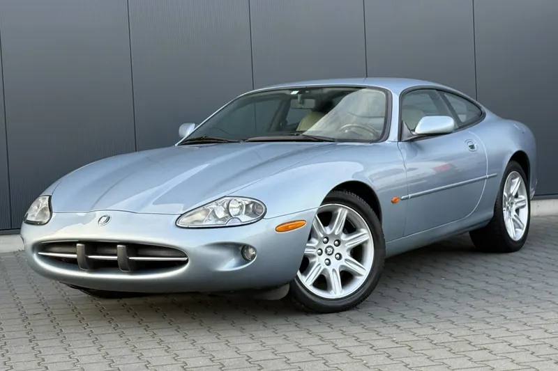 Jaguar XK8 (1998)