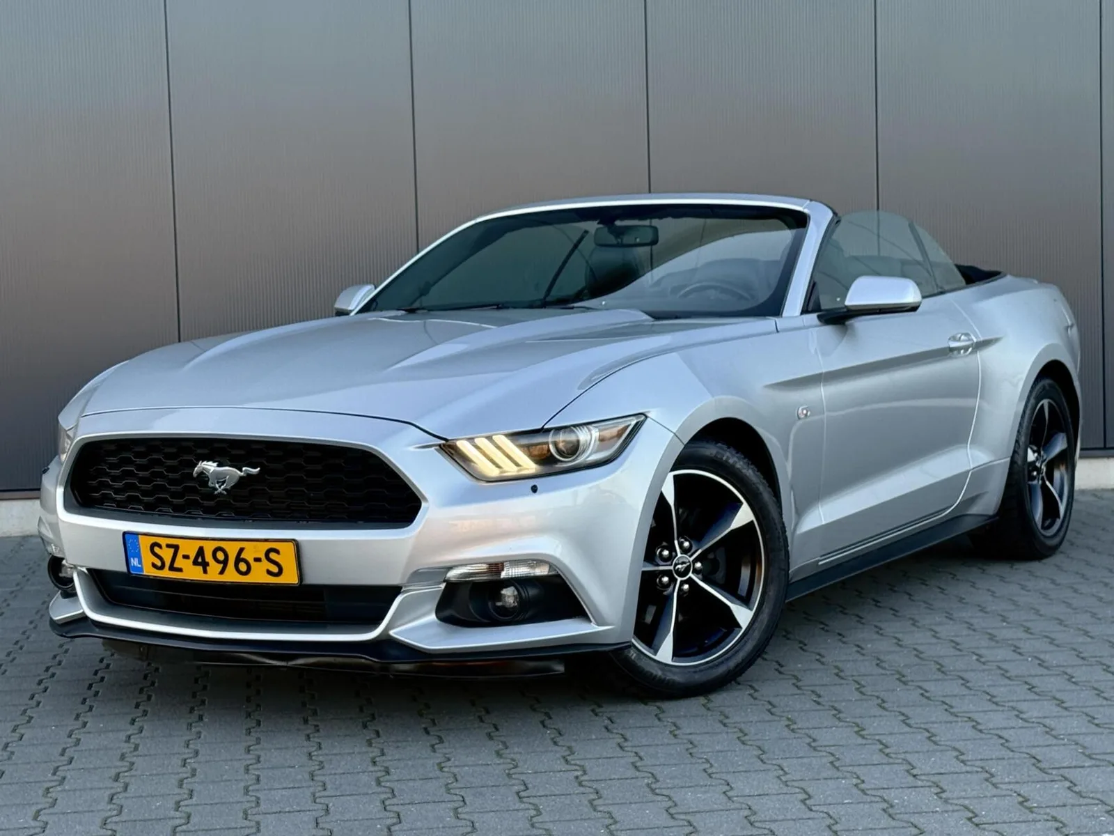 Ford Mustang (2015) — foto 1