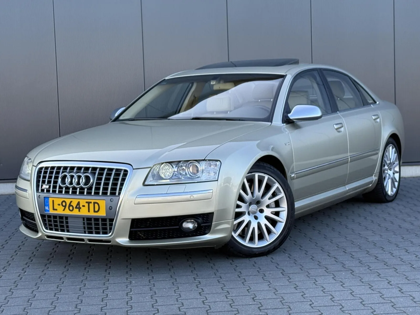 Audi S8 (2006) — foto 1