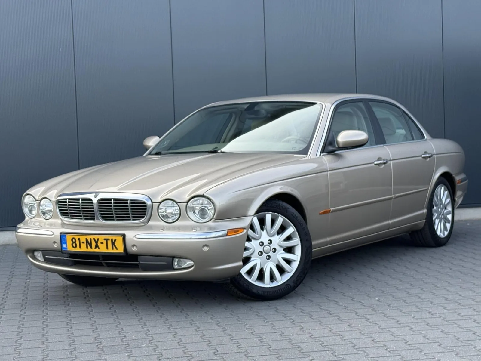 Jaguar XJ (2004) — foto 1