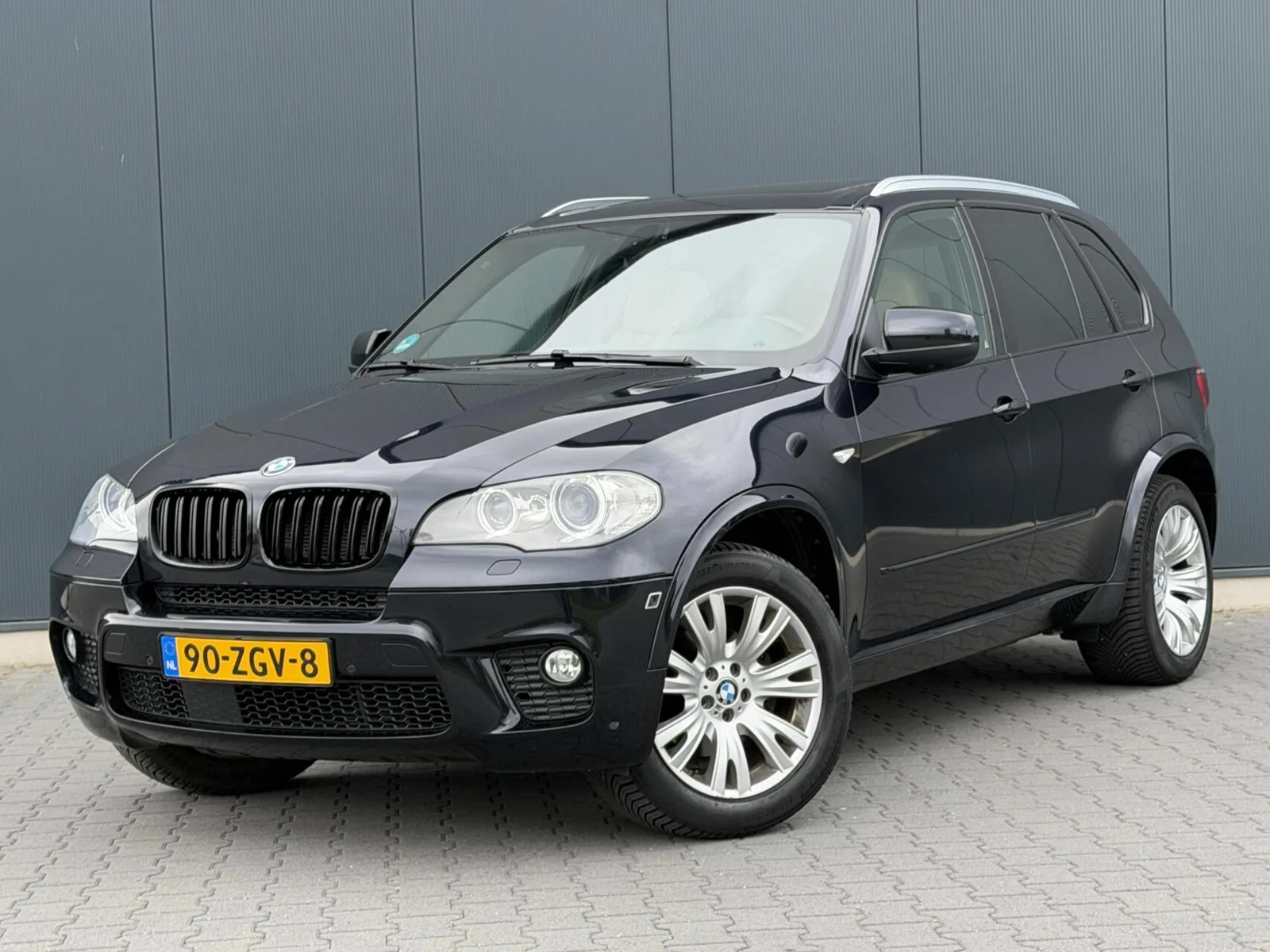 BMW X5 (2011) — foto 1