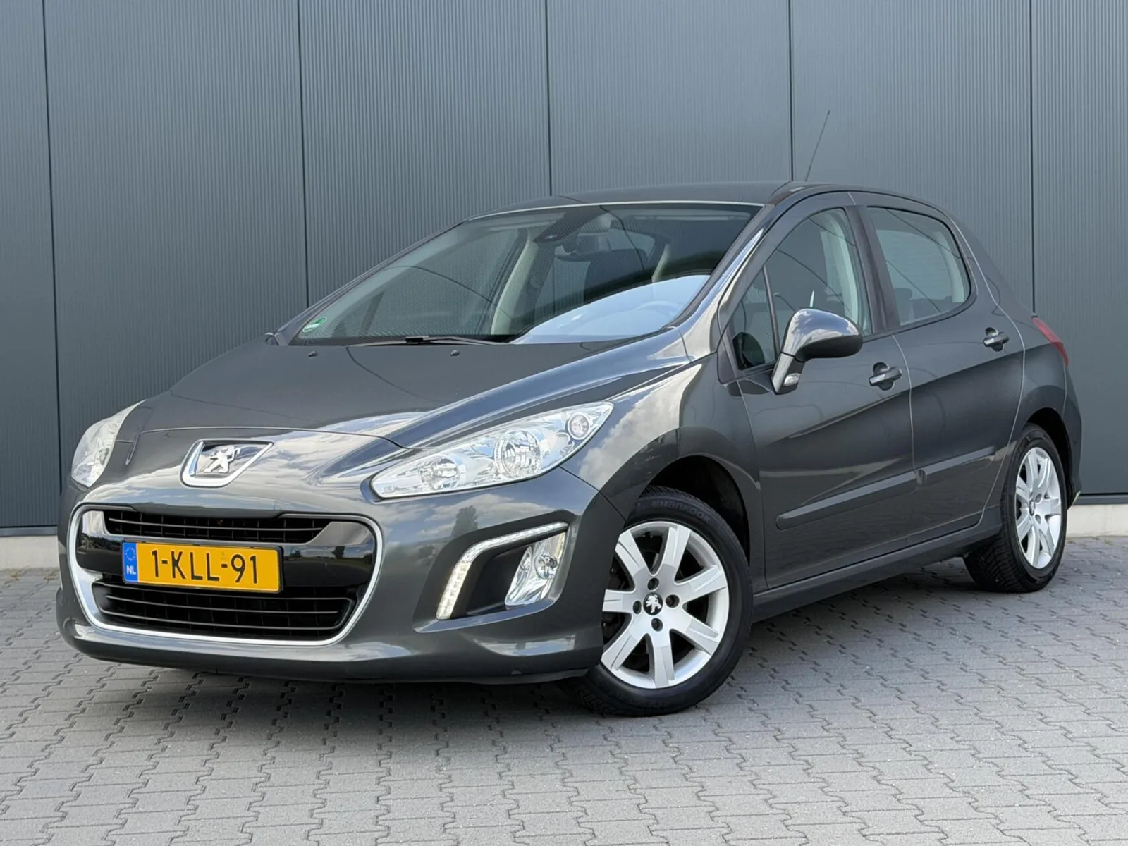 Peugeot 308 (2012) — foto 1