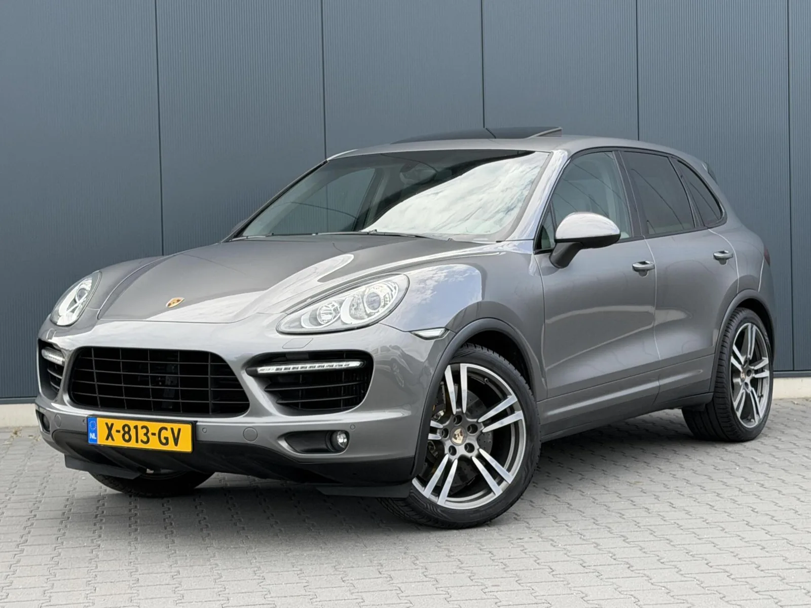 Porsche Cayenne (2010) — foto 1