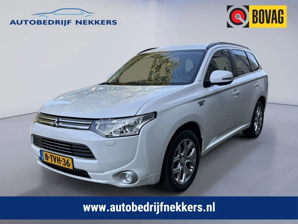 Mitsubishi Outlander (2014) — foto 1