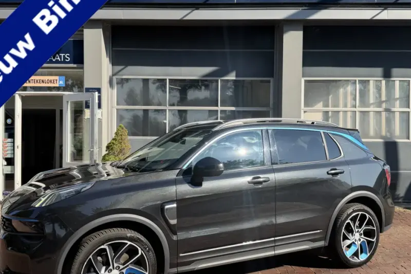 Lynk & Co 01 (2022)