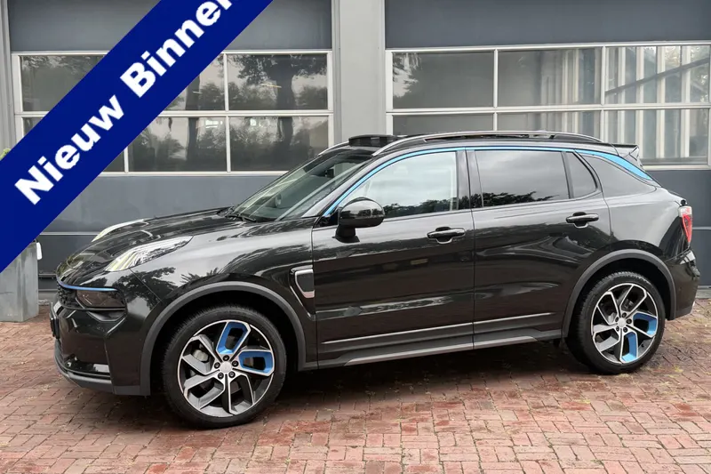 Lynk & Co 01 (2022)