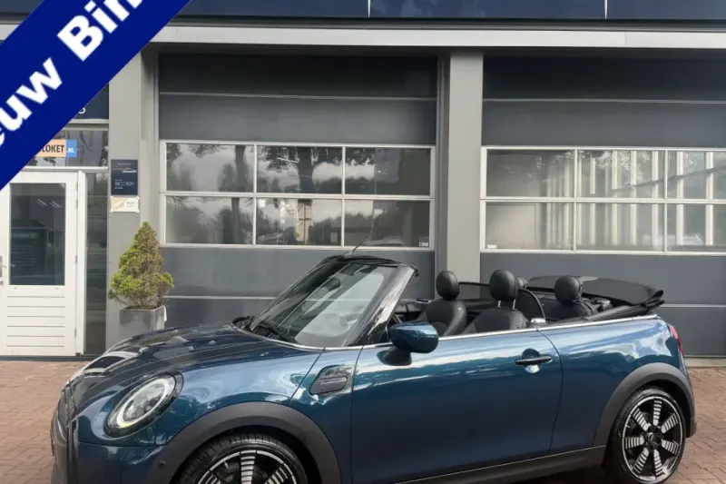 MINI Cabrio (2021)