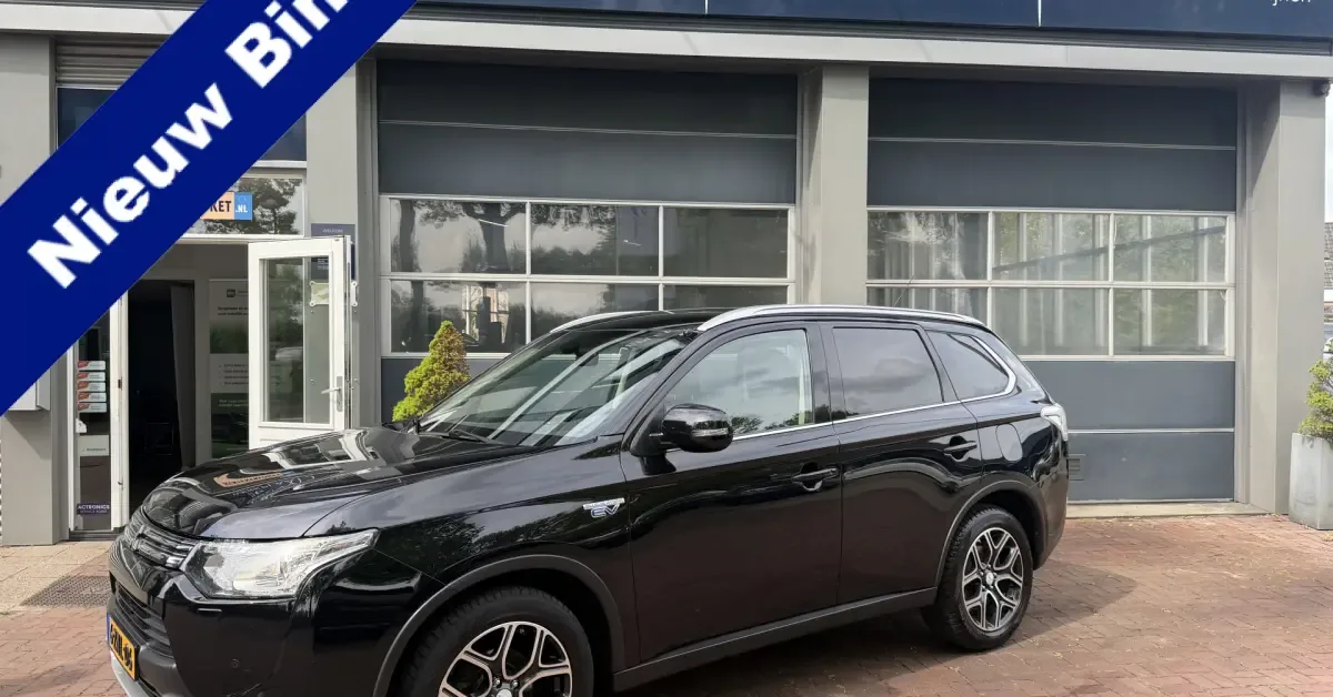 Mitsubishi Outlander (2015) — foto 1